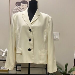 Evan Picone Ivory Blazer with Dark Buttons